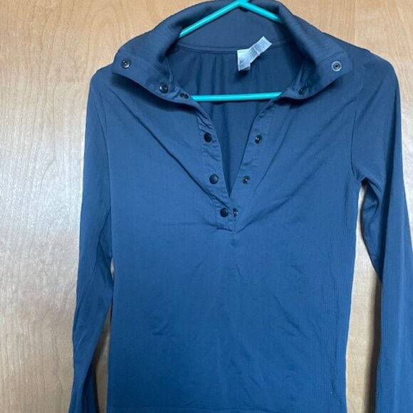 Athleta Flurry Henley - Picture 2 of 4